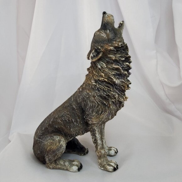 Howling Wolf Figurine Statue 7.5" Tall Cast Resin Animal Sculpture - Picture 2 of 11